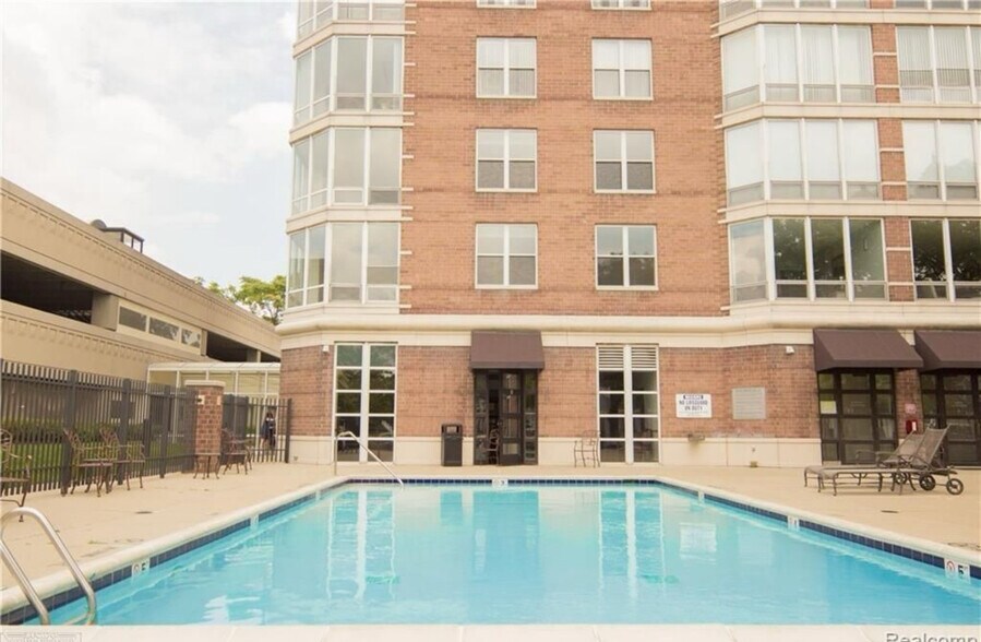 Building Photo - 250 E Harbortown Dr