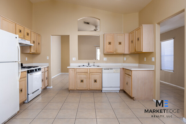 Building Photo - House in Tempe! JOIN THE WAITLIST!