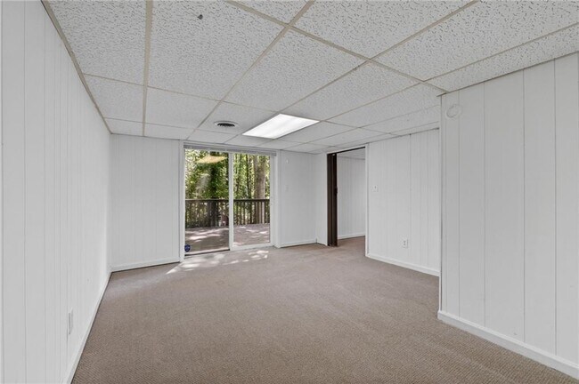 Building Photo - 880 Winfield Ct
