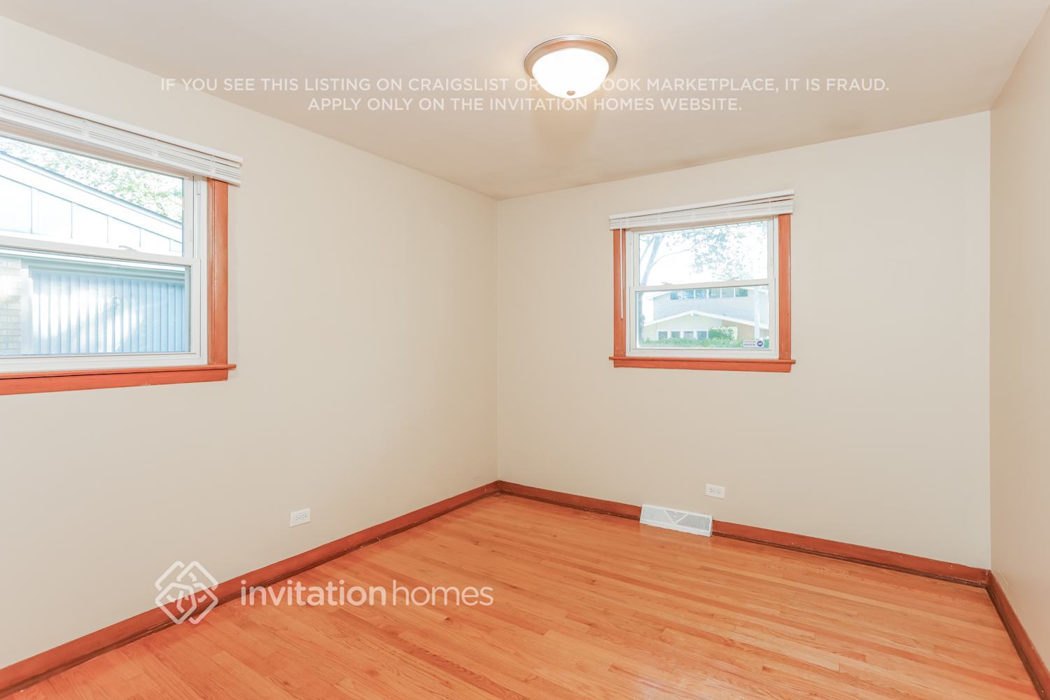 Building Photo - 10024 Mulberry Ave