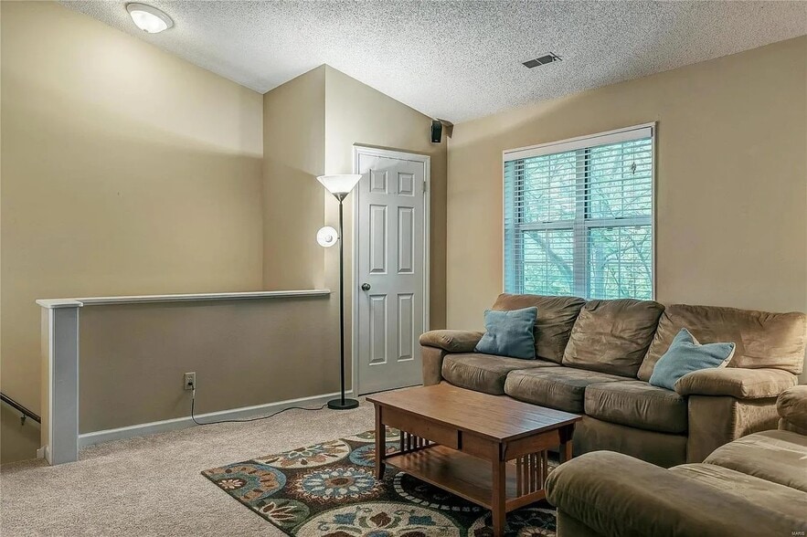 Building Photo - 9021 Cardinal Ter