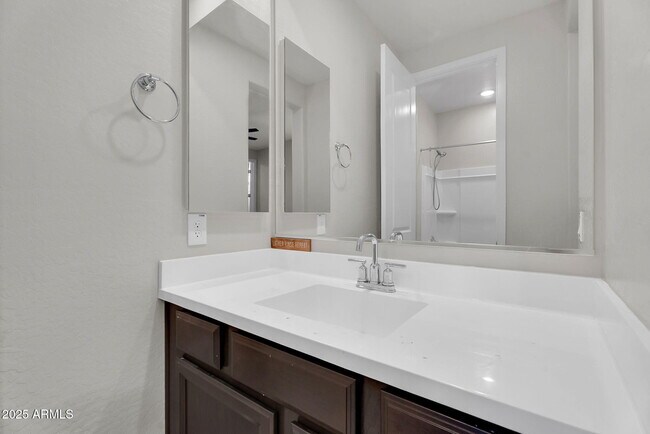 Building Photo - 9418 E Theia Dr