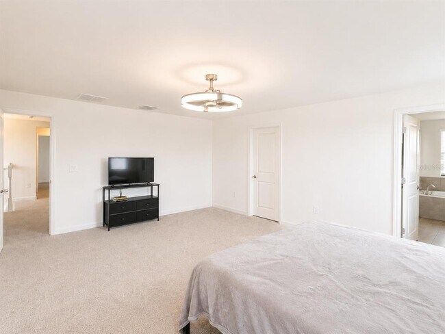 Building Photo - 15115 Sea Salt Wy