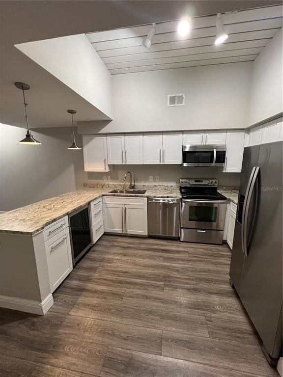 Building Photo - 2411 W Horatio St