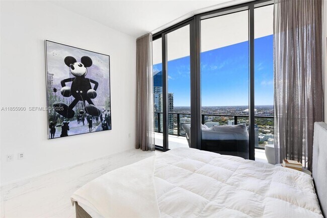 Building Photo - 1000 Biscayne Blvd