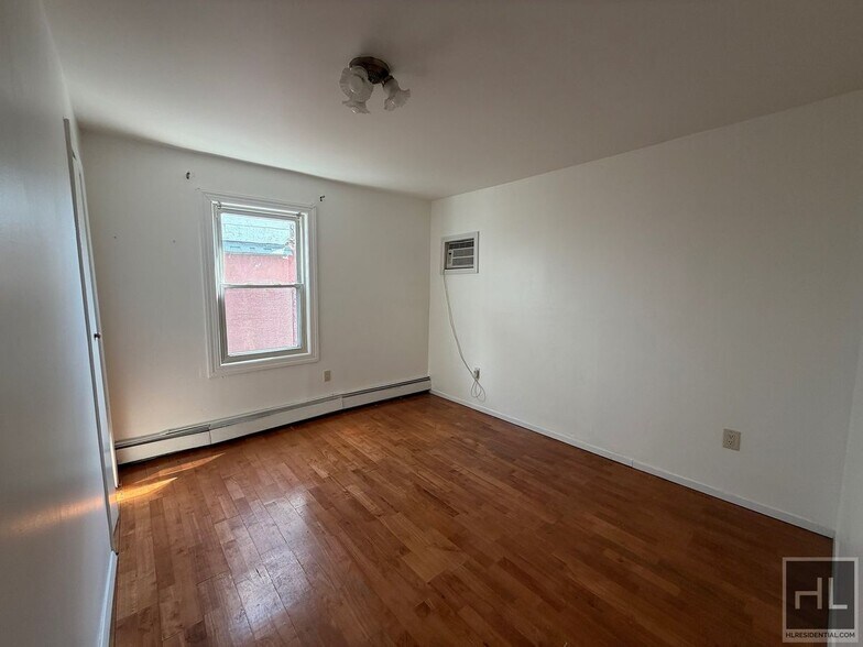 Building Photo - 163rd Rd