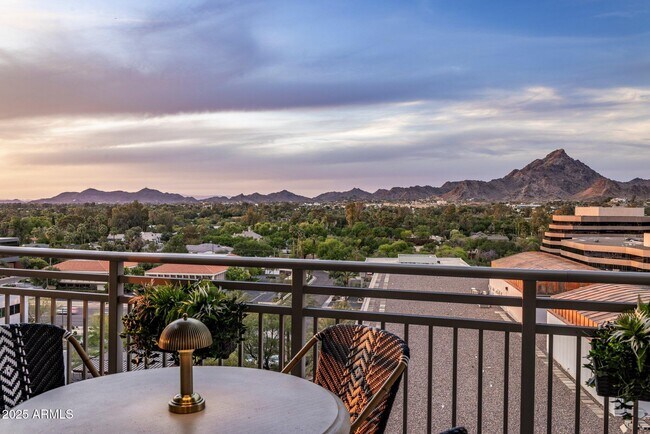 Building Photo - 2211 E Camelback Rd