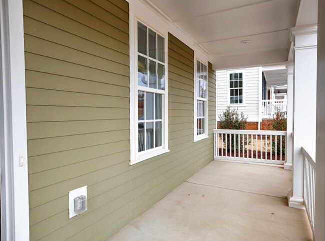 Building Photo - Pre-leasing for an April Move in-TOWN MADISON