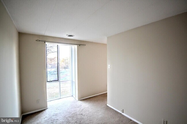 Building Photo - 2610 Indian Dr