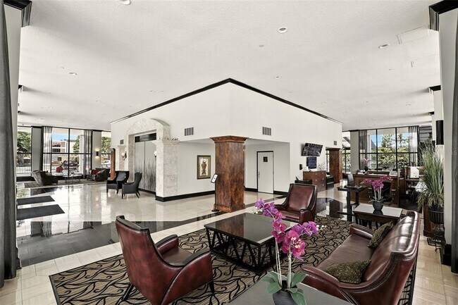 Building Photo - 400 E Colonial Dr