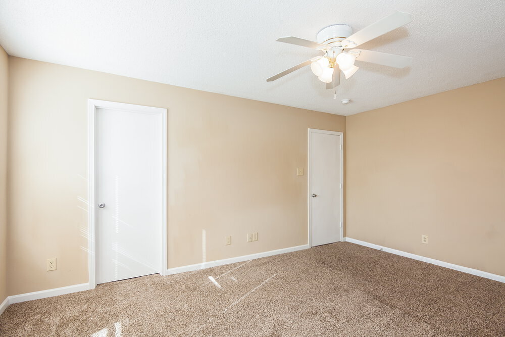 Building Photo - 834 Littleton Dr