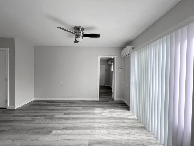 Building Photo - A591