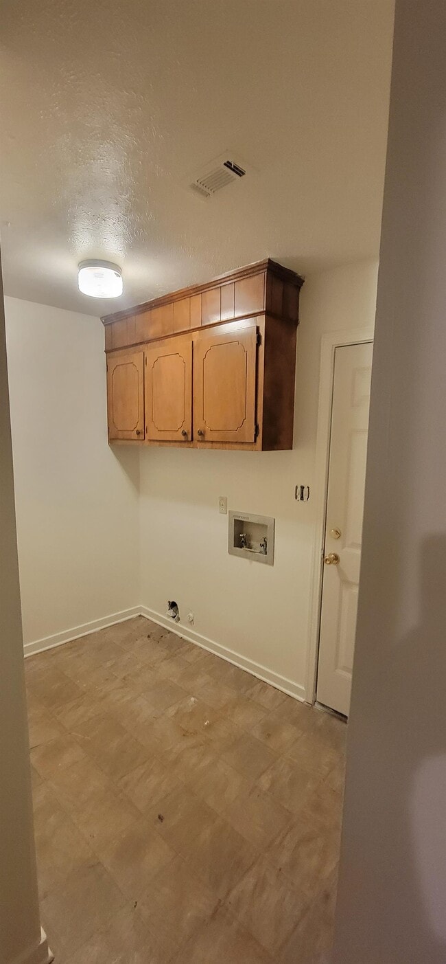 Building Photo - 117 Crestwood Cove