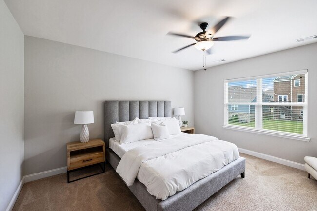 Building Photo - 1719 Biscayne Dr