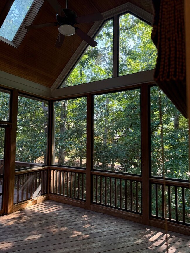 Building Photo - Luxury Living: 4 Bedroom home in Chapel Hill w/ spacious interior | 2 Year Lease Term