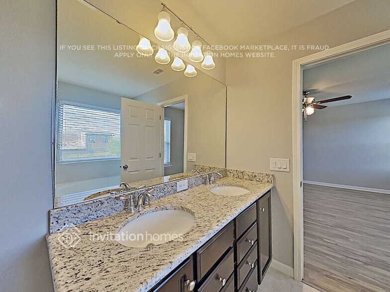 Building Photo - 30857 Pumpkin Ridge Dr