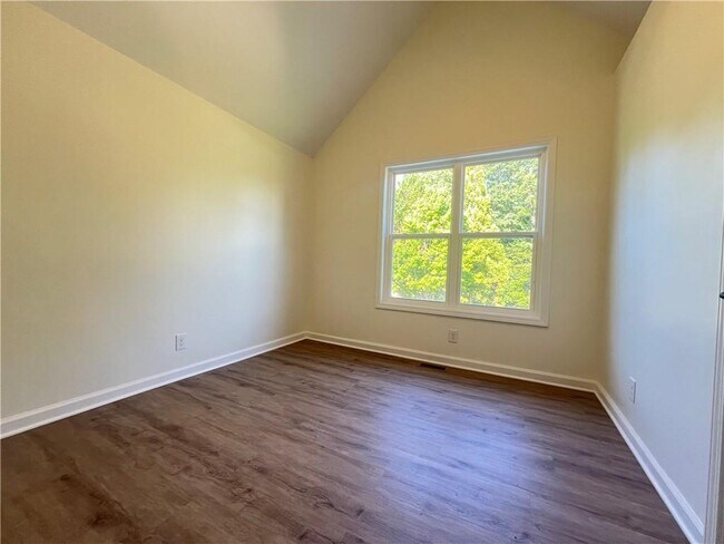 Building Photo - 130 Elk Grove Dr