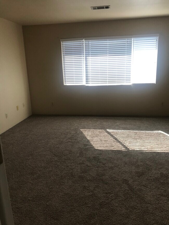 Building Photo - 1281 Burton Ct