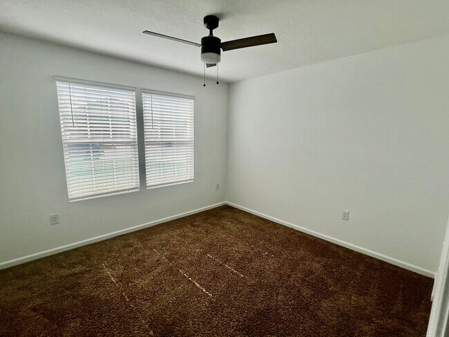 Building Photo - Beautiful 3 Bed, 2 Bath Rental Home – Mode...