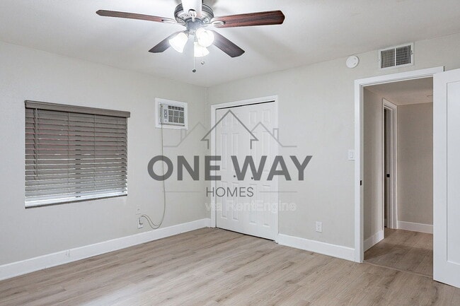 Building Photo - 745 E Pierce St