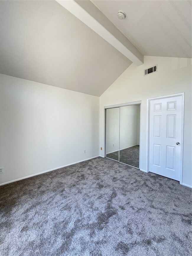 Building Photo - 6 Mansera Pl