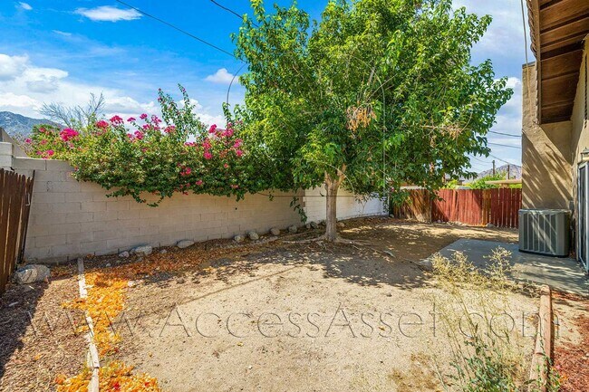 Building Photo - 52585 Avenida Velasco