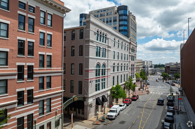 Building Photo - 50 Peabody Place