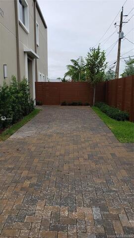 Building Photo - 698 NE 43rd St