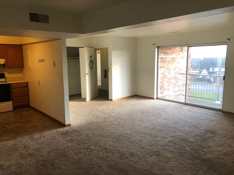 Greenview Apartments 6633 Saltsburg Rd Pittsburgh PA 15235 Apartment Finder