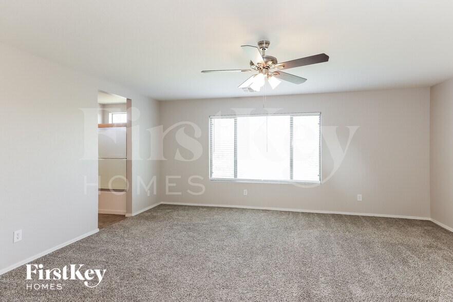 Building Photo - 5570 E Flowing Spring