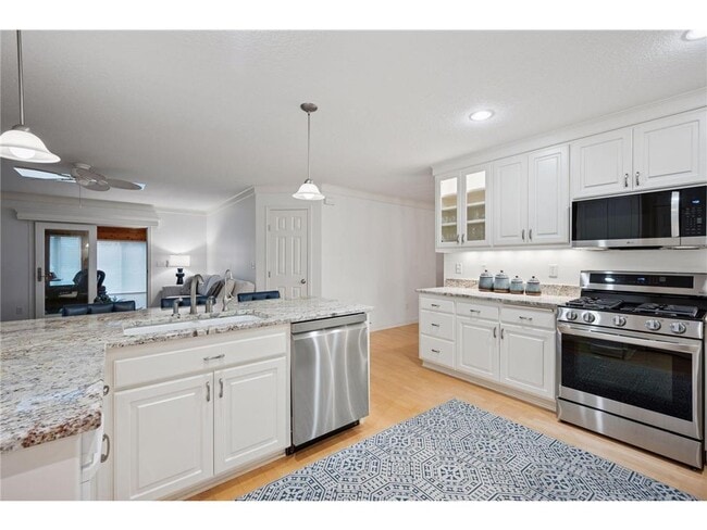 Building Photo - 145 Holly Ln N