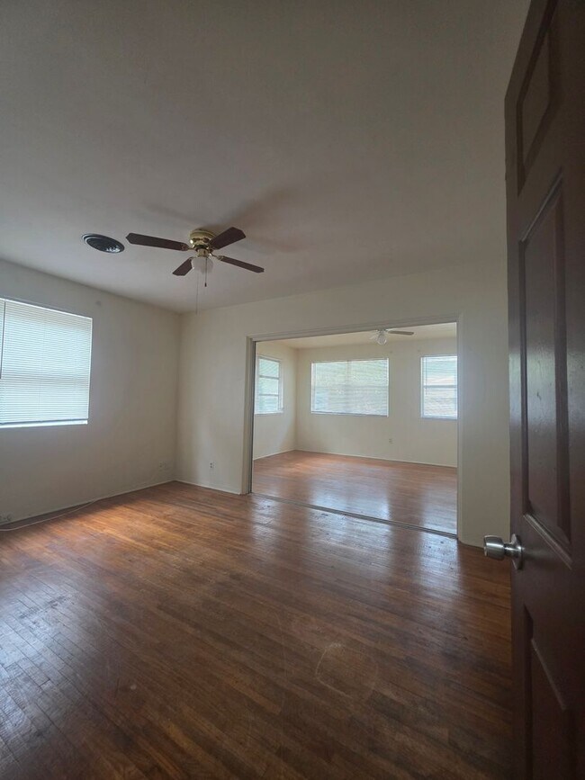 Building Photo - 3 bedroom 2 Bath Single Family Home