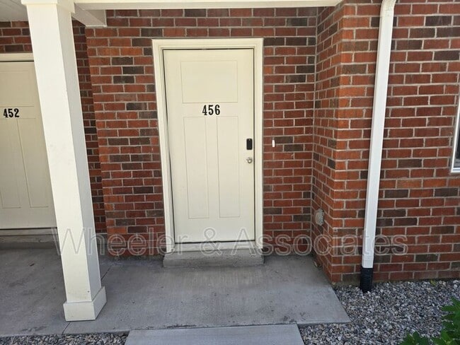 Building Photo - 456 South St