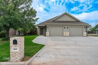 Building Photo - 2041 Patriot Commons Rd