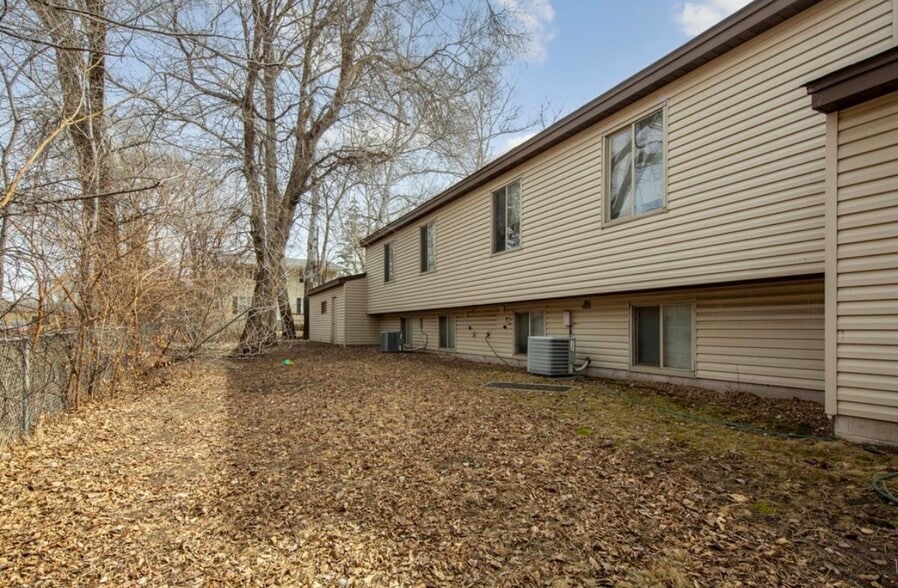 Building Photo - 3828 W 108th St