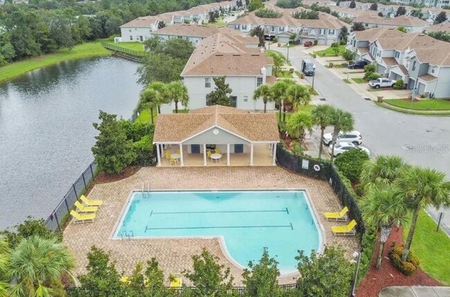 Building Photo - 2403 Hassonite St