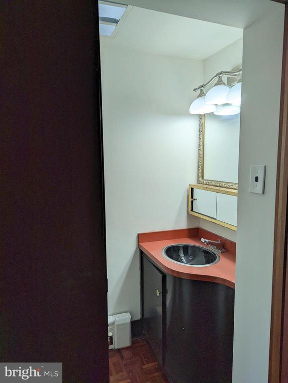 Building Photo - 1545 W Passyunk Ave