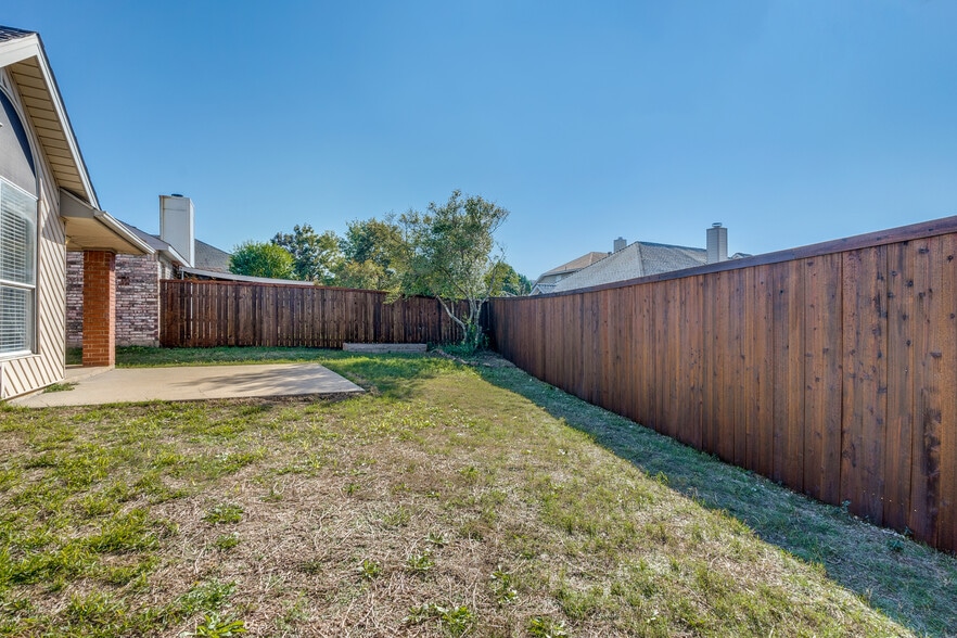 Building Photo - 6841 Bellehaven Dr