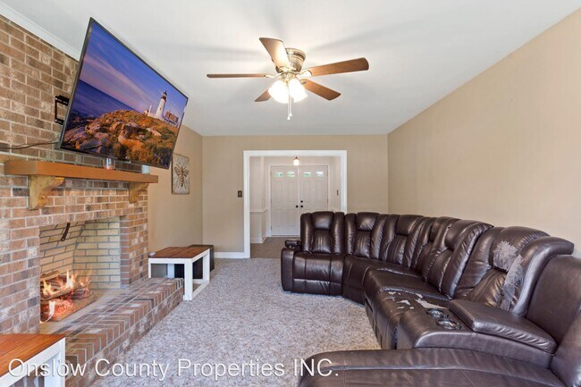 Building Photo - 3 br, 2 bath House - 2004 Brices Creek Rd