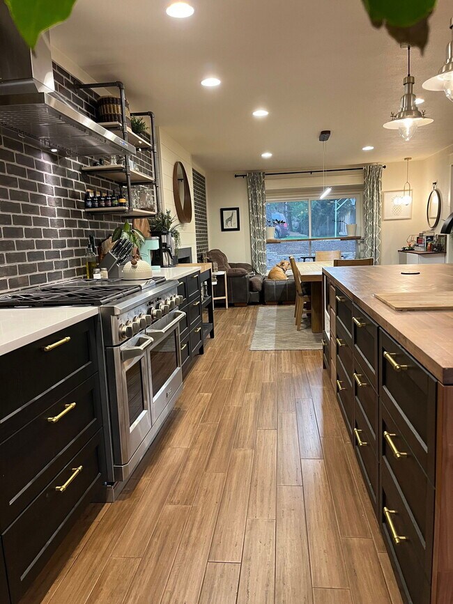 Building Photo - 10739 E Crestridge Cir