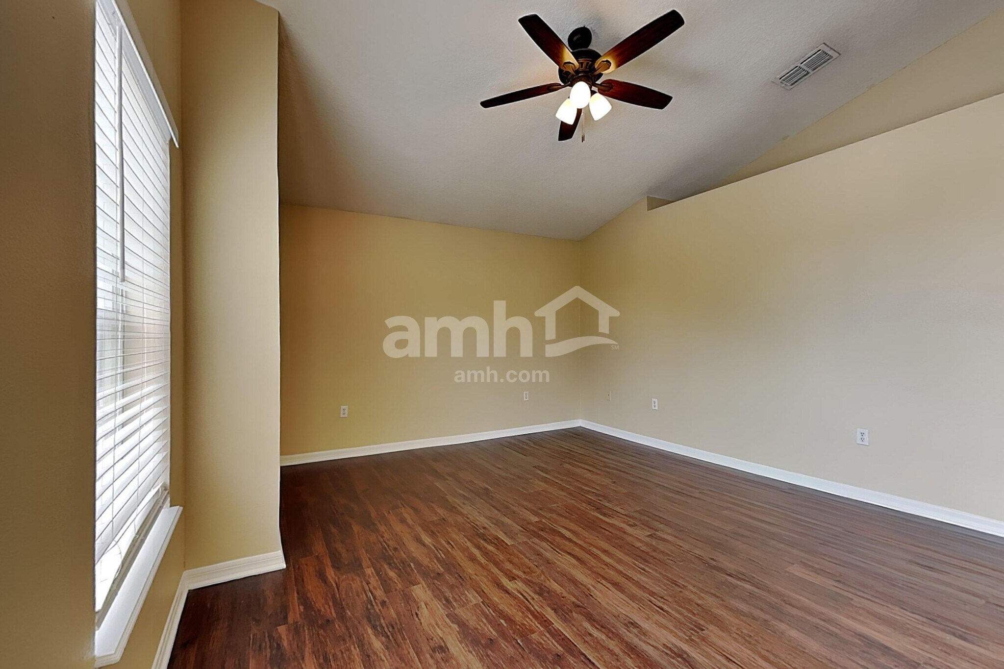 Building Photo - 1051 Brenton Leaf Dr