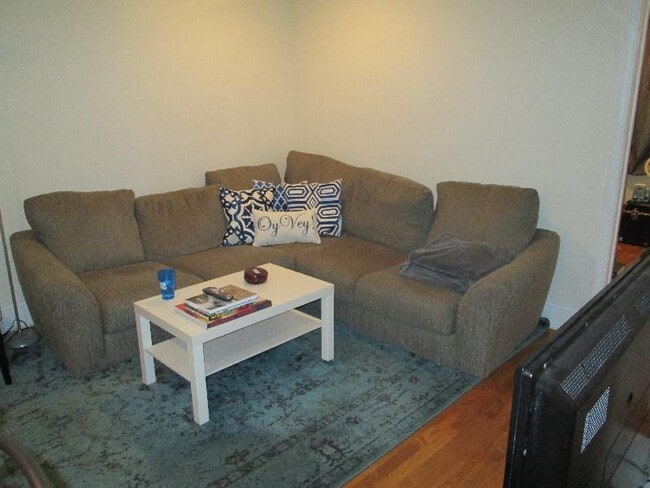 Building Photo - 318 St Paul St