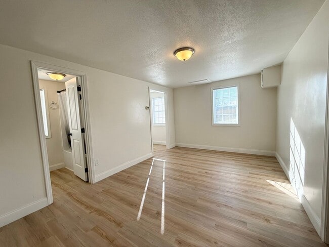 Building Photo - 443 Aud Orr Dr