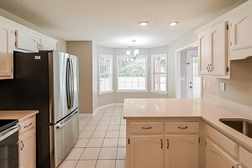 Building Photo - 216 Fawn Dr N