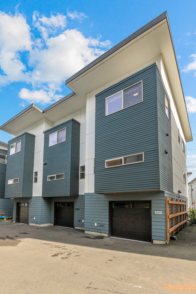 Building Photo - 4244 S Greenbelt Station Dr