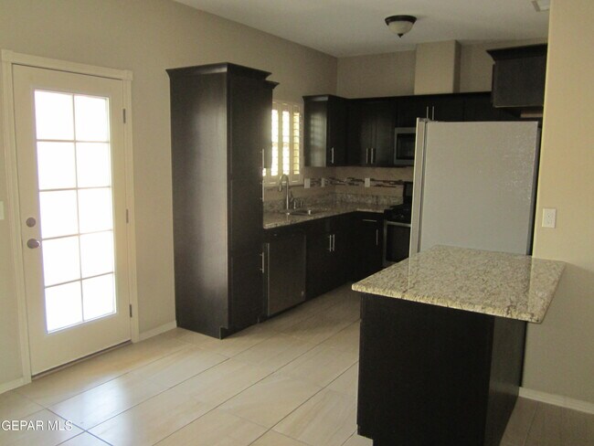 Building Photo - 477 Prime Desert Dr