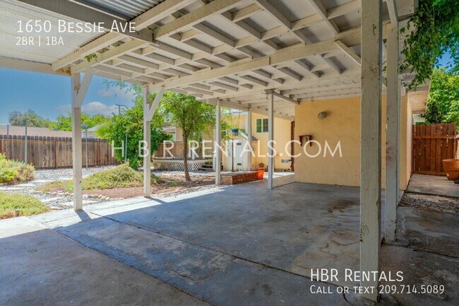 Building Photo - 1650 Bessie Ave