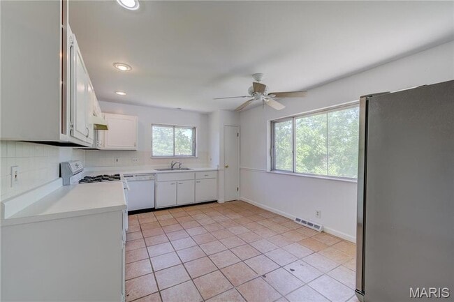 Building Photo - 1219 Blairshire Dr
