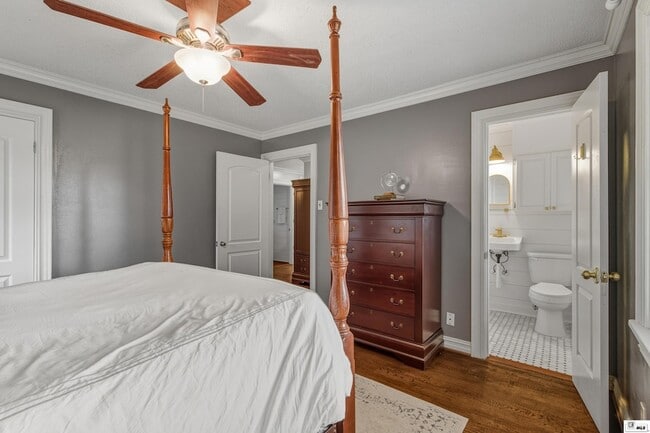 Building Photo - 1110 Hilton St