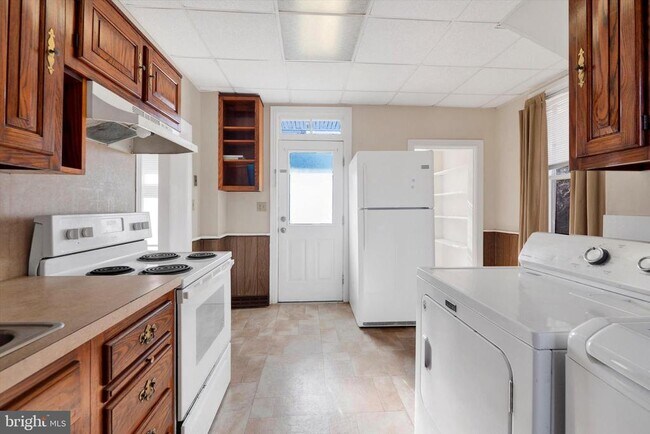 Building Photo - 4300 Main St